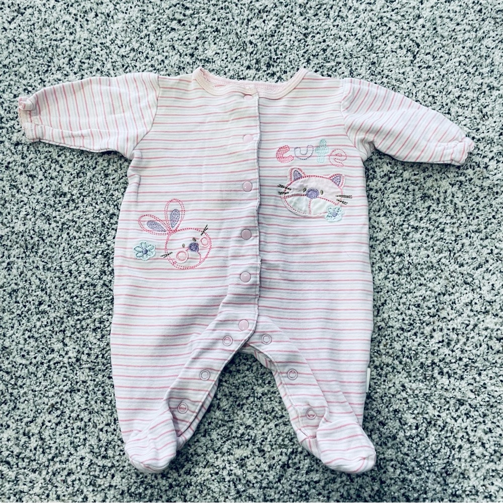 Vintage First Moments Baby Girl Footed Sleeper Pajama size 0-3 months pink.